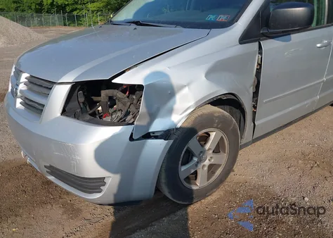 2010 Dodge Grand Caravan Hero z USA, uszkodzony, nr VIN 2D4RN3D1XAR450200